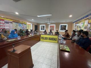Rapat Pencapaian Vaksinasi Lansia di Pimpin Langsung Oleh Kapolsek Mandau