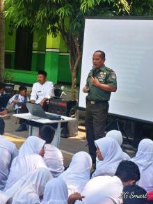 Satgas TMMD Ke -104 Kodim Bekasi Sosialisasikan Bahaya Narkoba & Pergaulan Bebas Pada Pelajar SMPN -
