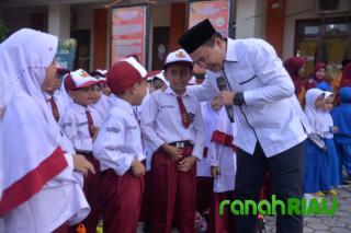 Prabowo Naikkan Gaji Guru, Ketua Forum Dewan Pendidikan Indonesia: Terimakasih Pak