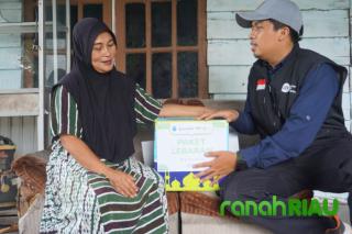Jelang Lebaran, IZI Riau, MTXL dan XL Axiata salurkan 100 paket Lebaran di Kampar