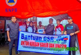JNE Salurkan Donasi bagi Korban Tanah Longsor di Pekalongan