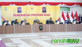 Gelar Rapat Koordinasi bersama para Pemangku Kepentingan di Riau, Gubri Antisipasi Situasi Terkini