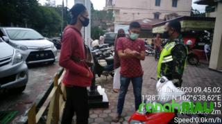 New Normal, Babinsa Lakukan Penerapan Disiplin di Klenteng Vihara Hok Ann Kiong