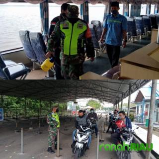 Antisipasi Corona, Babinsa Koramil 01 Bengkalis Lakukan Penyemprotan Disinfektan