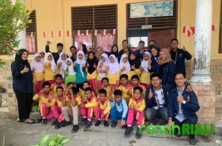 Mahasiswa KKN 17 UMRI Sosialisasi Sampah menjadi barang Ekonomis di SDN 140