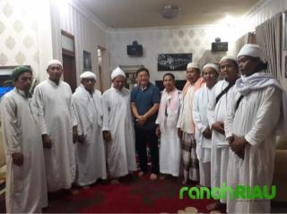 Dikunjungi Para Guru-guru Pengajian, H Halim Mohon Doa dan Dukungan