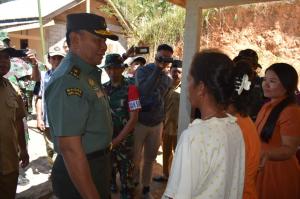  Tim Wasev TMMD Sambangi RTLH Milik Paikem