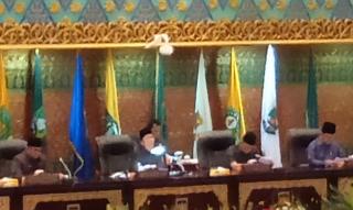 Tanpa Dihadiri Gubri, RAPBD Riau 2020 Disahkan