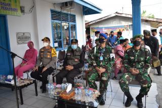 Polresta Pekanbaru Kodim 0301 Pekanbaru dan Pemerintah Kota Pekanbaru laksanakan Bakti Sosial