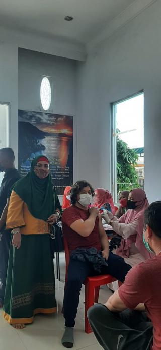 Sebelum Peresmian, Rumah Santri Preuner UMMI Al Khairat Hasanah Gelar Vaksinasi