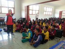  Intsiawati Ayus Gelar Kelas Motivasi, Siswa SMA 1 Bandul Meranti Larut Dalam Tangis