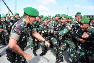 Yonif 133/YS diberangkatkan ke Kalimantan Barat