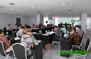 Bapenda Bengkalis Gelar Rapat Raperda Pajak dan Retribusi Daerah di Pekanbaru