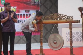 Ditandai Pemukulan Gong, Desa Kelapapati Bengkalis di Resmikan Menjadi Kampung Bebas Narkoba