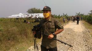 Ikuti Lomba Jurnalistik, Penrem Wijayakusuma Siap Berpanasan di Tengah Sawah  