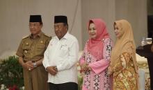 Bupati Inhil Beserta Istri Hadiri Serah Terima Jabatan Gubernur Riau