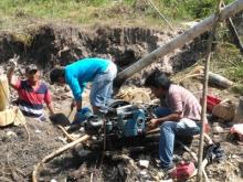 Apes Nasib Pria Ini, Lagi Asik Nambang Emas Ehhh Kepergok Polisi, 7 Lainnya Kabur...
