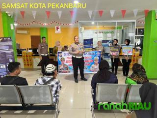 Tim Cooling Sytem Polda Riau gelar Edukasi wajib pajak utuk tertib lalu lintas dan jaga Kamtibmas 