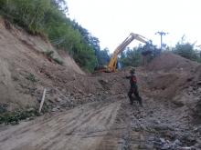 Alat Berat Cocok dalam Percepatan Pengerjaan Jalan Bakubakulu