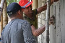 Masyarakat Genjot Plesterisasi TPD