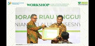 BPS Provinsi Riau Beri Award kepada PT Arara Abadi