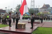 Pelaksana Upacara Hari Kartini Polwan dan ASN Wanita Bertugas Bag dan Sat Fung