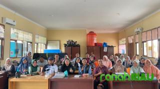 Menginspirasi Guru Menulis: Workshop Literasi SMAN 5 Tapung bersama Sarwan Kelana