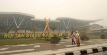 Asap Tebal Kembali Lumpuhkan Bandara SSK II Pekanbaru