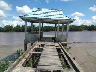 Kondisi Pelabuhan Induk di Desa Terusan Kempas Rusak Parah, Roda Perekonomian Terancam