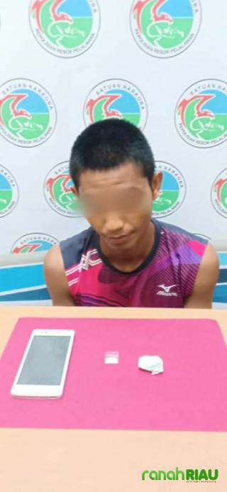 Sat Narkoba Polres Pelalawan bekuk kurir sabu
