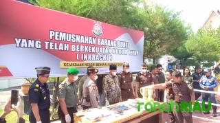 Inkrah, Kejari Bengkalis Lakukan Pemusnahan Barang Bukti Pertama Tahun 2025