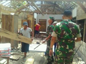  Satgas TMMD Bongkar Rumah Katimah