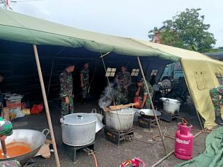 Ringankan beban Korban Musibah Kebakaran Depo Pertamina Plumpang, Kodam Jaya dirikan Dapur Umum