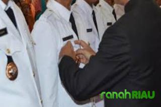 Pejabat Fungsional DPMPTSP Provinsi Riau Resmi Dilantik, Berikut Daftar Namanya  