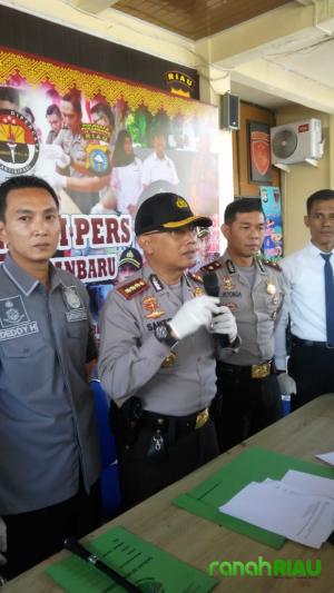 Ringkus kurir Sabu, polisi amankan barang bukti