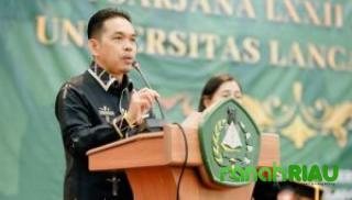 Pemprov Riau Tegaskan Komitmen Pendidikan Tinggi, Hadiri Wisuda Unilak