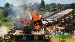 Serius Menjaga Kelestarian Lingkungan, Polsek Singingi Kembali Musnahkan Peralatan PETI