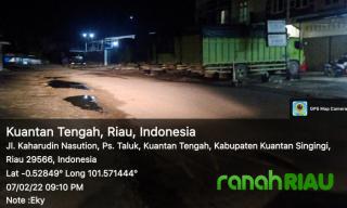 Ruas jalan Kaharudin Nasution pasar Teluk kuantan rusak, Pemerintah diminta Panggil Asiong