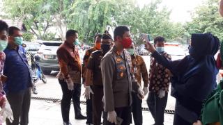 Wujudkan New Normal Life, Kapolres Bengkalis dan Plh Bupati ikuti Thermal Test