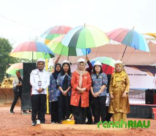 Peletakan Batu pertama PT Bintan Intan Gemilang dihadiri oleh Dewi Kumalasari Ansar