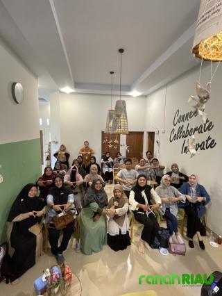 Paragon Technology and Innovation DC Pekanbaru dan DT Peduli Riau salurkan Program UMKM Unggul