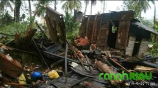 Rumah Warga Tertimpa Pohon Durian, Satu Orang Meninggal Dunia