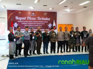Rekapitulasi Penghitungan Suara sedang Berlangsung Di 11 Kabupaten Kota se Riau