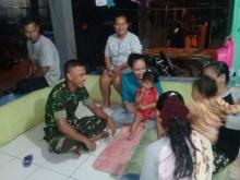 Malam Hari, Satgas TMMD Gencarkan Silaturahim Dengan Warga