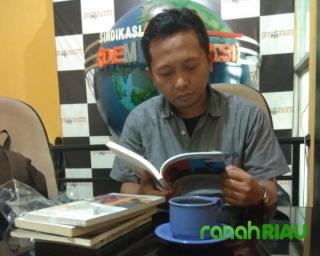 DONGENG DAN NARASI KEMULIAAN MANUSIA