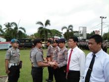 Pilkada Berjalan Damai, Kapolres Kampar Berikan Reward Kepada Lima Personil