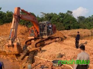 Kerap Sembunyi-sembunyi Dari Petugas, Pelaku PETI dan 1 Unit Excavator Diamankan Polisi