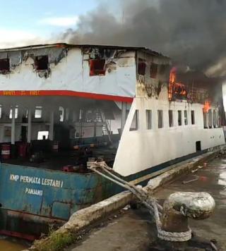 Kadishub Bengkalis : KMP Permata Lestari 1 Terbakar Diduga dari Pekerjaan Pengelasan