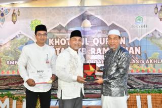 Penandatangan MoU BRK Syariah dengan Ponpes Tafaqquh Boarding School