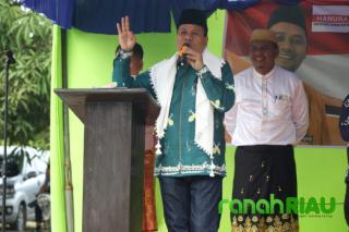 Nyaris Tak Pernah Dikunjungi Bupati, Masyarakat Giri Sako Sambut Hangat Kedatangan Suhardiman Amby